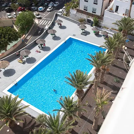 Sunny & Cute With Sea Views Apartment